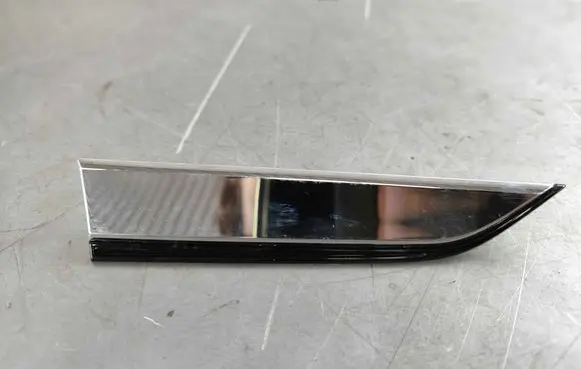 Audi A5 Front door trim (molding) 8w6853604a