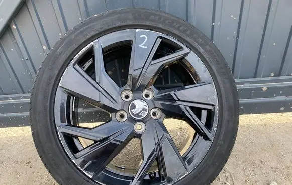 Opel Astra L R17 alloy rim 9843281580