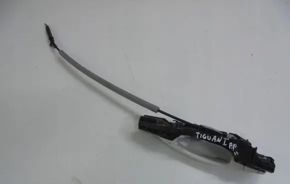 Volkswagen Tiguan Front door exterior handle/bracket 5N0
