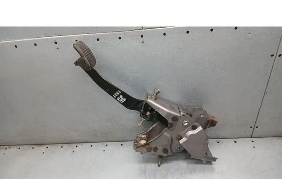 Nissan X-Trail T30 Brake pedal 
