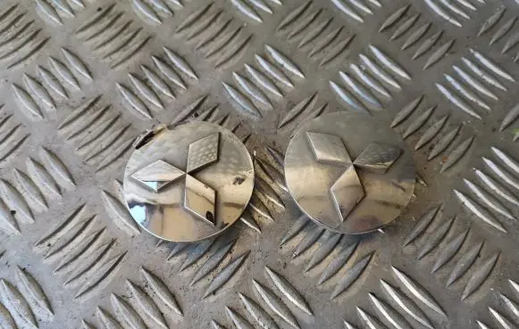Mitsubishi Outlander Original wheel cap 4252A027