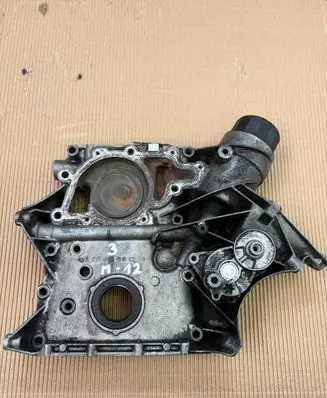 Mercedes-Benz E W211 Timing chain cover R6110150802