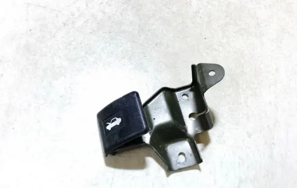 Engine bonnet (hood) release handle