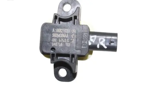 Mercedes-Benz CLA C117 X117 W117 Airbag deployment crash/impact sensor A1668210351
