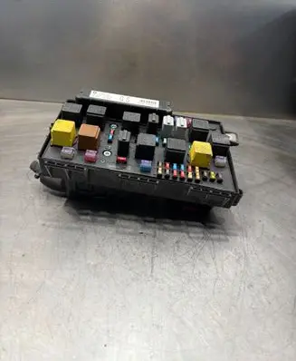 Opel Zafira B Fuse module 13206746 5DK00866852