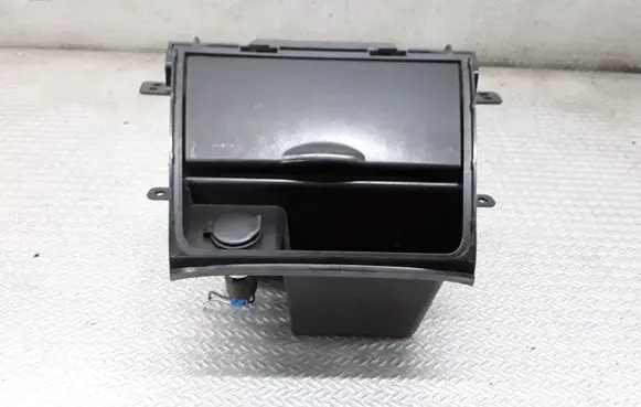 Suzuki SX4 Glove box 7383079J1