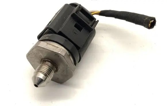 Skoda Octavia Mk3 (5E) Fuel pressure sensor 110R000123