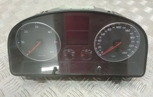 Volkswagen Touran I Speedometer (instrument cluster) 1T0920862A VWZ7Z0E2772794
