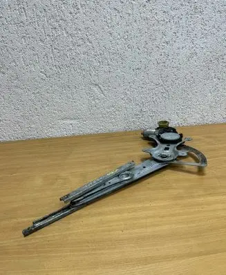 Toyota Corolla E120 E130 Rear door window regulator with motor 698200F010 D6864