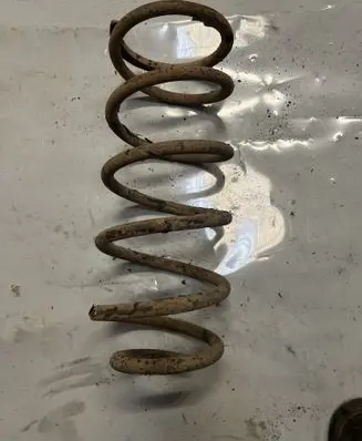 Toyota Land Cruiser (HDJ90) Rear coil spring