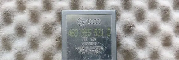 Audi A6 S6 C5 4B Window wiper relay 4B0955531D