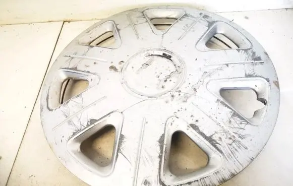 Volkswagen Golf IV R15 wheel hub/cap/trim 