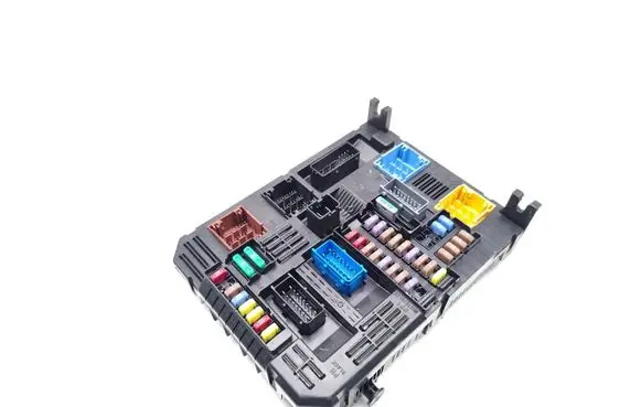 Opel Corsa F Fuse module 9845141280