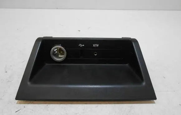 Skoda Fabia Mk3 (NJ) USB socket connector 6V0857367A