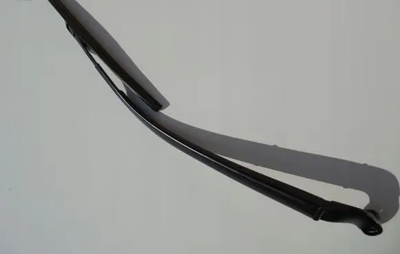 Mazda CX-3 Front wiper blade arm