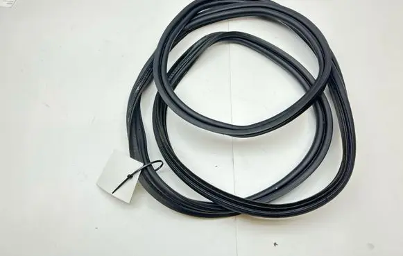 Mercedes-Benz C W204 Trunk rubber seal (body) 