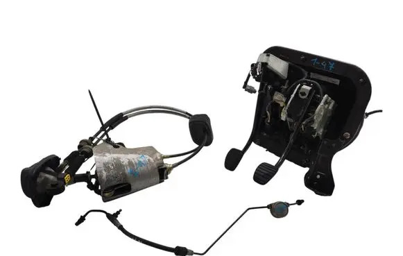 Opel Vivaro Pedal assembly 