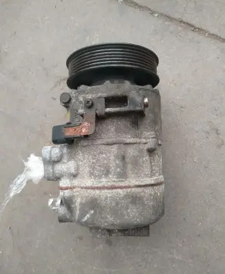 KIA Sorento Air conditioning (A/C) compressor (pump) 977012P250