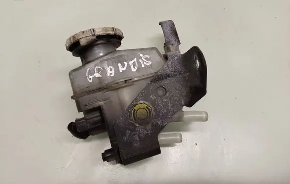 Mitsubishi Grandis Brake fluid reservoir 