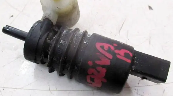 Opel Meriva B Windscreen/windshield washer pump 13250357