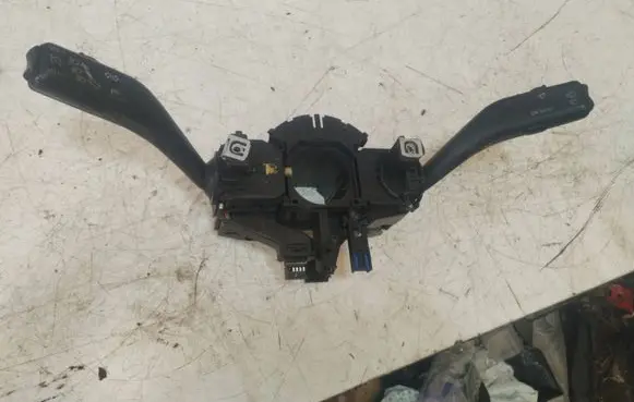 Volkswagen PASSAT B6 Indicator stalk 1K0953513G 01103512 10351292762091