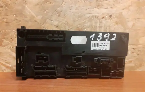 Mercedes-Benz E W210 Fuse box set 28534606 A0025452701
