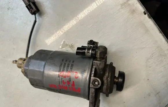 Nissan Primera Fuel filter bracket/mount holder 312