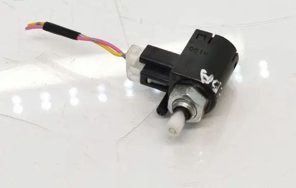 Mitsubishi ASX Brake pedal sensor switch 001H CV591