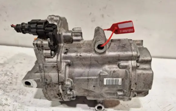 Renault Clio V Air conditioning (A/C) compressor (pump) 926008231R