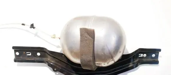 Vacuum air tank