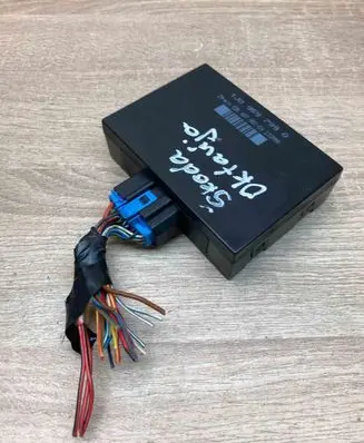 Skoda Octavia Mk1 (1U) Comfort/convenience module 1J0959799Q 5DK007951 WithPlug