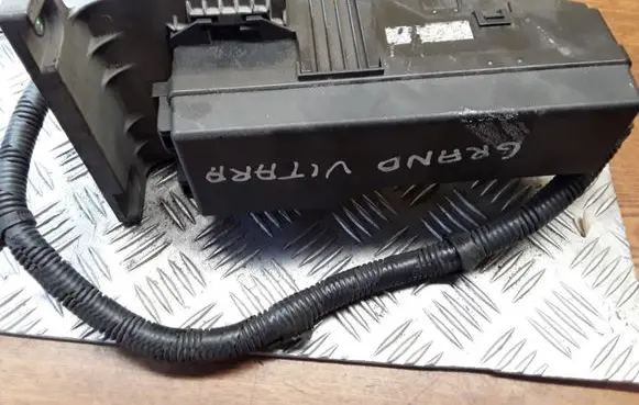 Suzuki Grand Vitara I Fuse module NOCODE