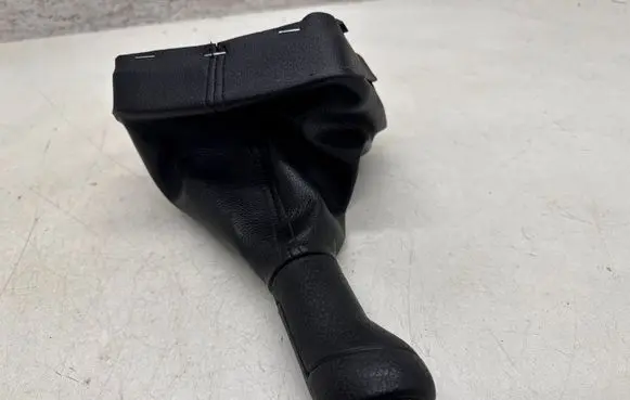 Volkswagen Polo IV 9N3 Gear lever shifter trim leather/knob