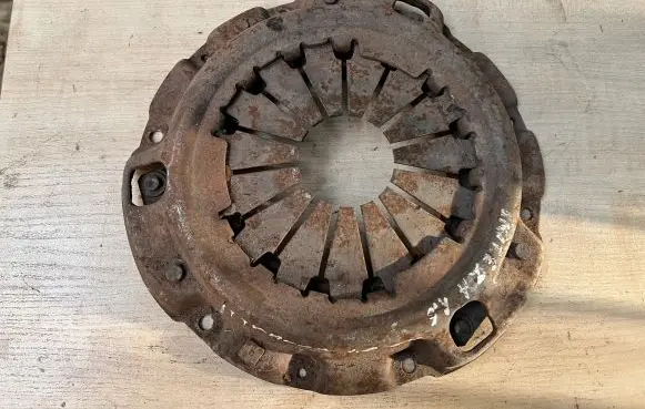 Subaru Impreza I Pressure plate 