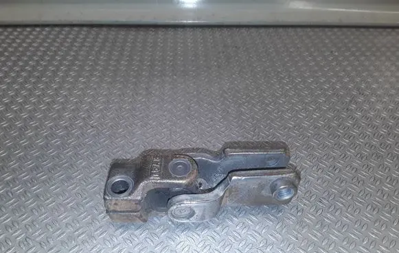 Opel Corsa D Steering column universal joint 