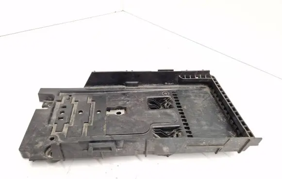 Battery tray