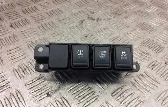 Nissan Juke I F15 A set of switches 981RVBV80A