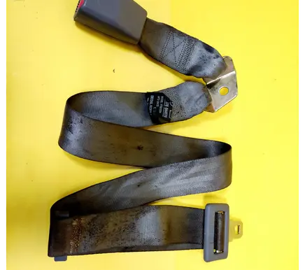 Hyundai Lantra I Middle seatbelt (rear) 784-3251