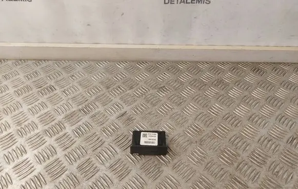 Renault Trafic III (X82) USB socket connector DEE01430 280236188R
