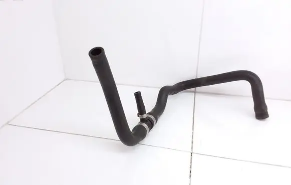 BMW 5 E39 Engine coolant pipe/hose 64216906358C
