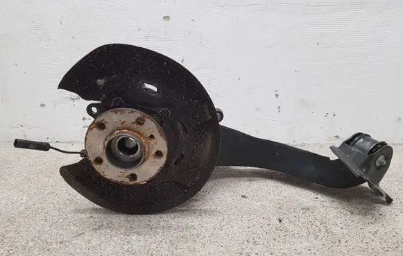 BMW 2 F45 Rear wheel hub spindle/knuckle 6898964 179920 33306898963