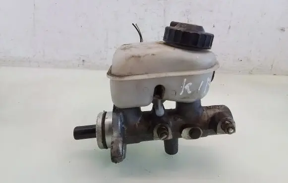 Master brake cylinder