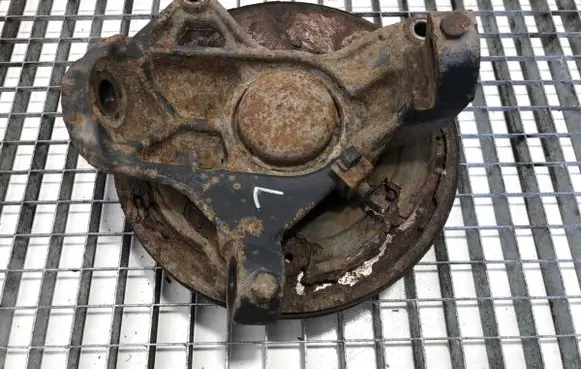 Iveco Daily 6th gen Front wheel hub spindle knuckle 