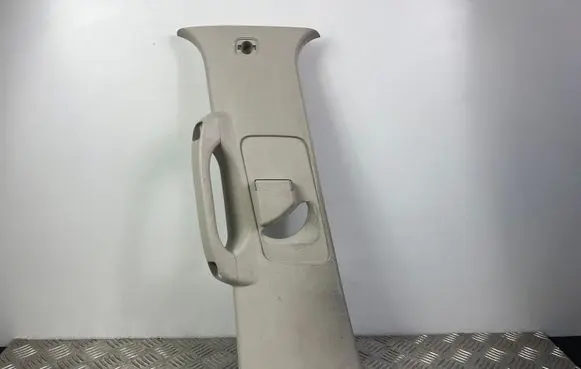 SsangYong Rexton (B) pillar trim (top)