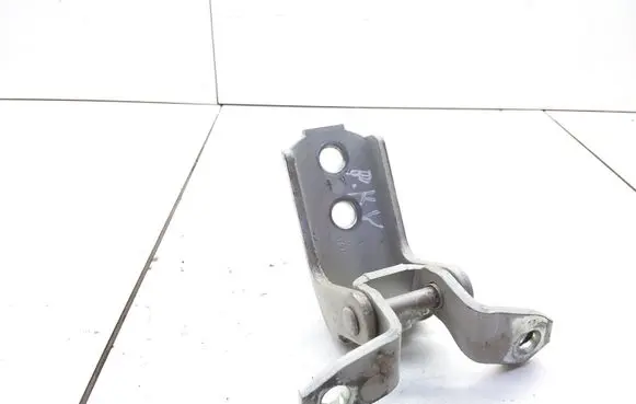Suzuki Liana Front door upper hinge