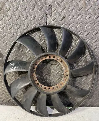 Volkswagen Golf IV Fan impeller 058121301B