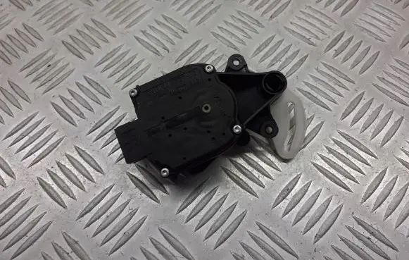 Volkswagen PASSAT B5.5 A/C air flow flap actuator/motor 1J0907511