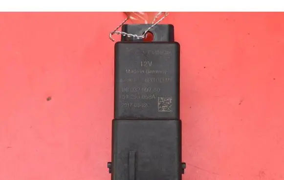 Ford Mondeo MK I Glow plug 9803299780