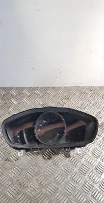 Volvo V40 Speedometer (instrument cluster) 31453107