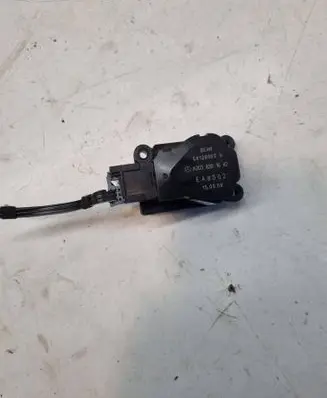 Mercedes-Benz CLS C219 Air flap motor/actuator G4126002 EAB502